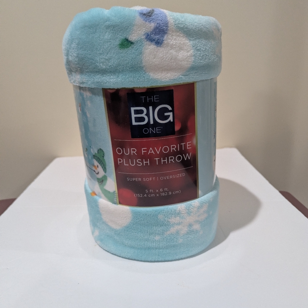 NEW Big One Blue Plush Throw with Snowman Design. 5 Ft X 6 Ft